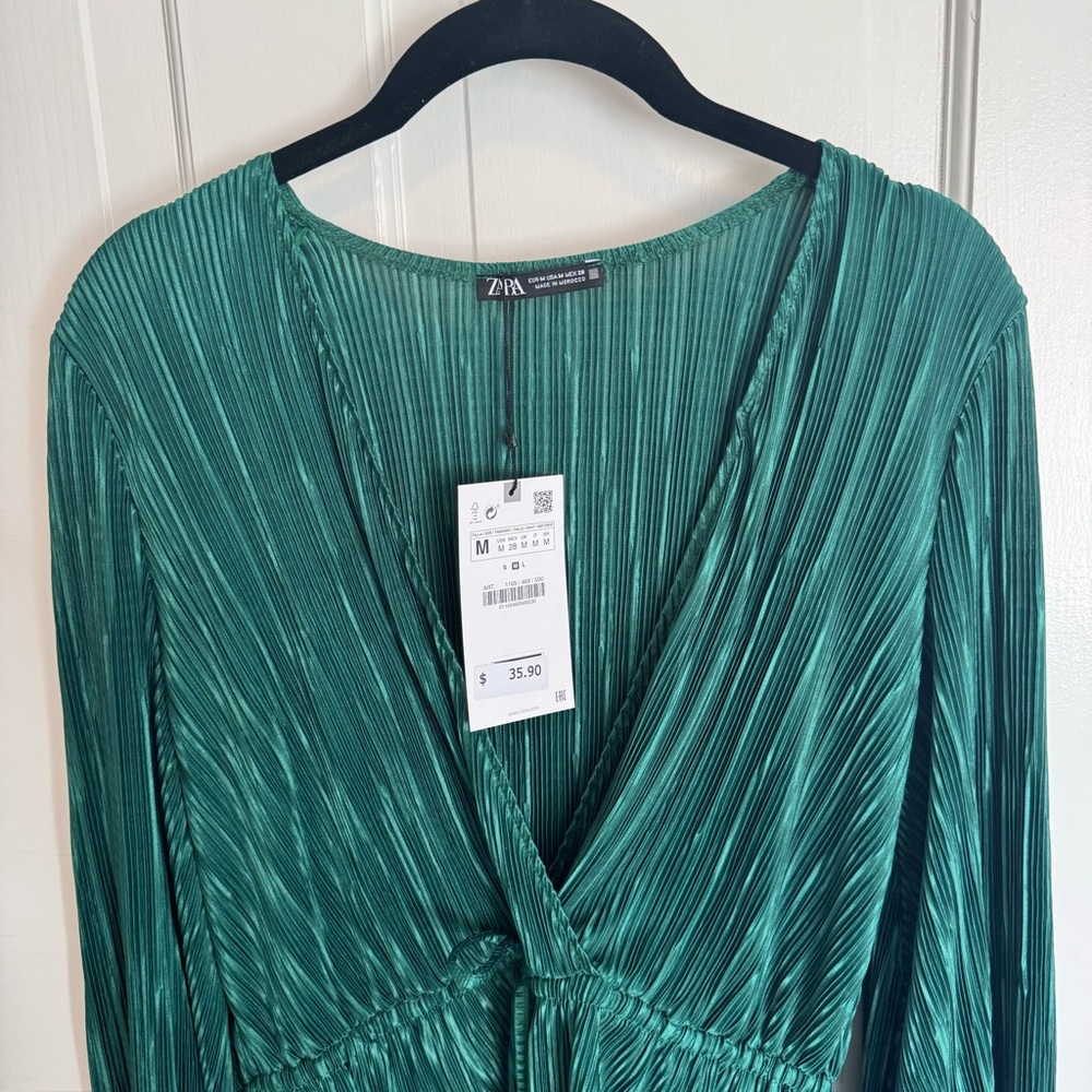 Zara Pleated Blouse in Green sz M NWT - Picture 3 of 7